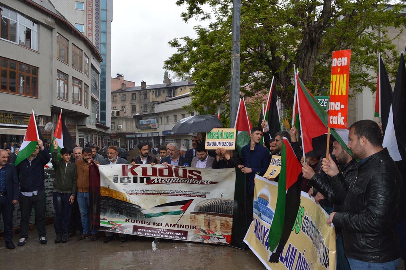 ABD'nin Kudüs kararı ve Fransa'nın hadsiz bildirisi Bitlis'te telin edildi ABD'nin Kudüs kararı ve Fransa'nın hadsiz bildirisi Bitlis'te telin edildi